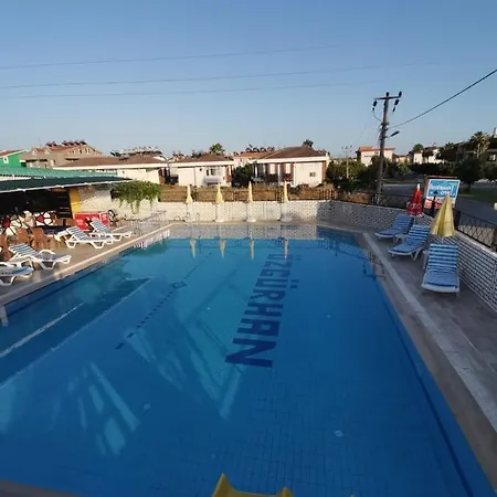 Oezguerhan Otel 3*