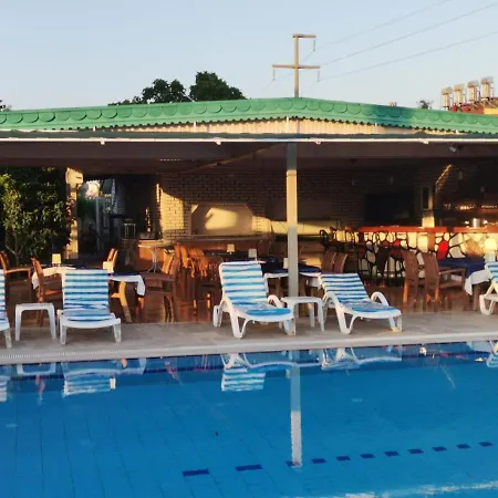 Hotell Oezguerhan Otel 3*