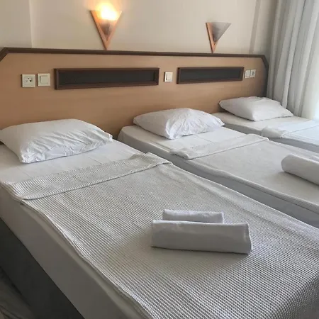Oezguerhan Otel סייד